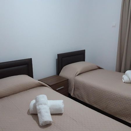 Costas Two-Bedroom Ground Floor Apartment Paphos Kültér fotó