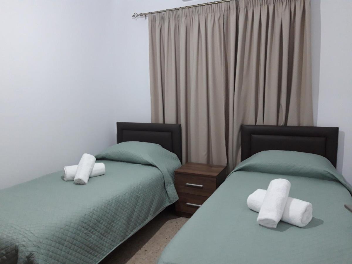 Costas Two-Bedroom Ground Floor Apartment Paphos Kültér fotó