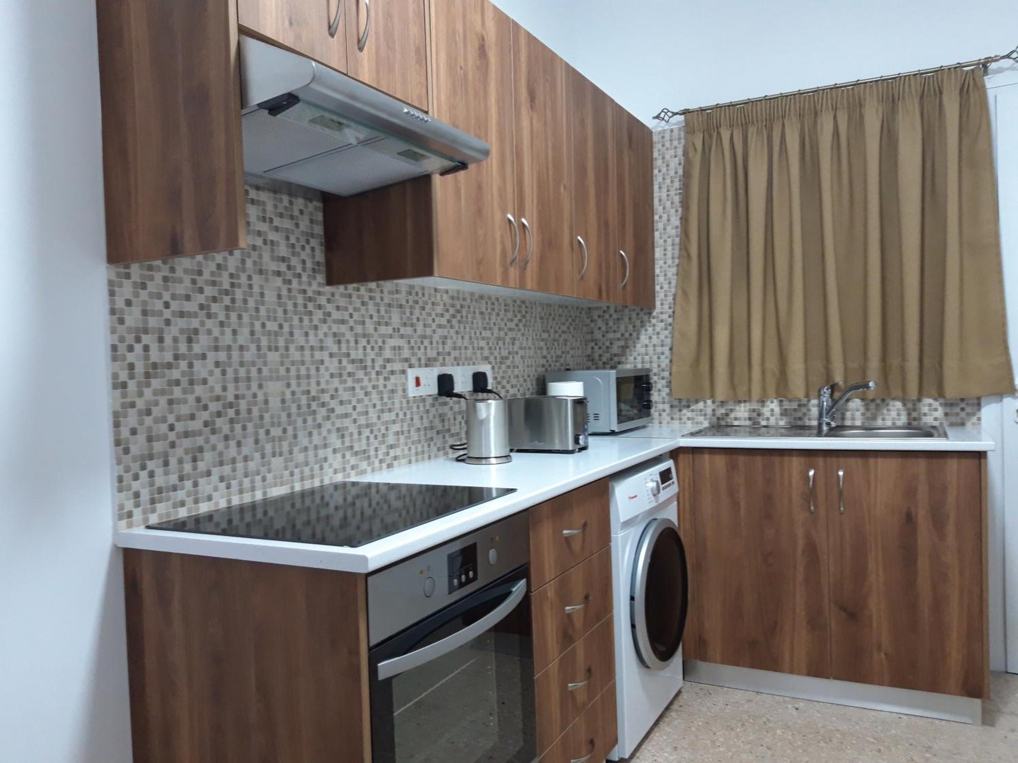 Costas Two-Bedroom Ground Floor Apartment Paphos Kültér fotó