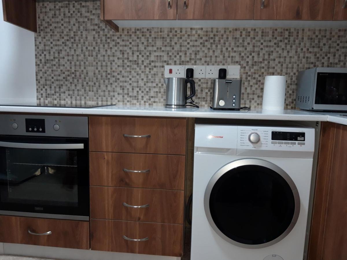Costas Two-Bedroom Ground Floor Apartment Paphos Kültér fotó