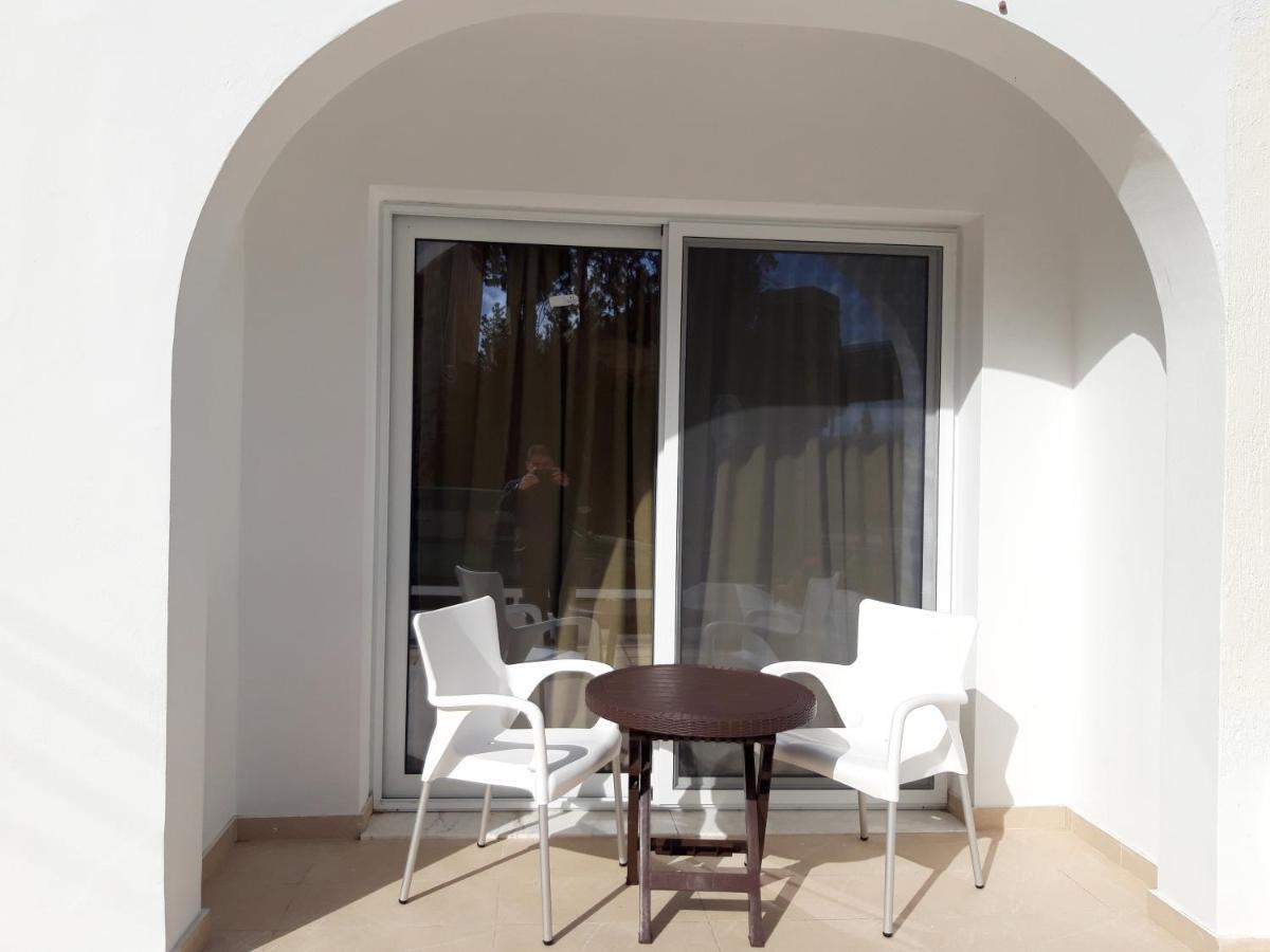 Costas Two-Bedroom Ground Floor Apartment Paphos Kültér fotó